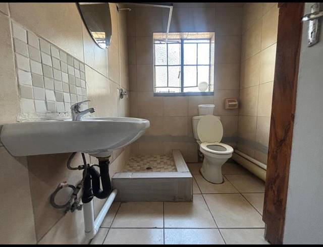 9 BEDROOM HOUSE FOR SALE IN HURST HILL